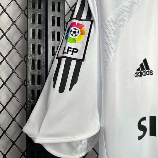 Real Madrid Retro Home Jersey 2005/06 – Classic Football Shirt