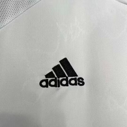 Real Madrid Retro Home Jersey 2005/06 – Classic Football Shirt
